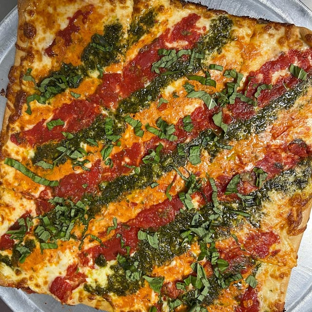 Grandma Trio Pizza.