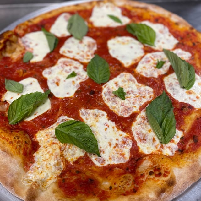 Margherita Pizza.